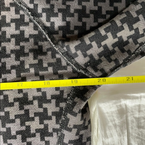 Lululemon Scuba Hoodie in Houndstooth - Picture 10 of 15